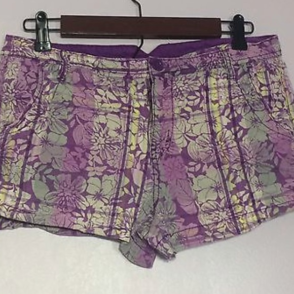 4/$25 Sale Floral Plaid Shorts Button pockets - Picture 3 of 8